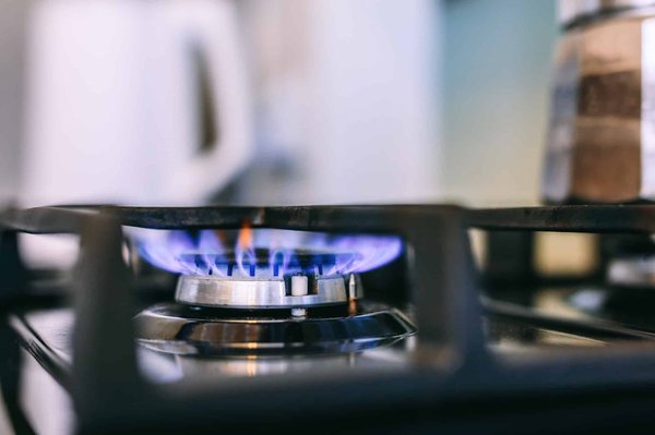 Quels sont les principes de fonctionnement d'une plaque à induction ?